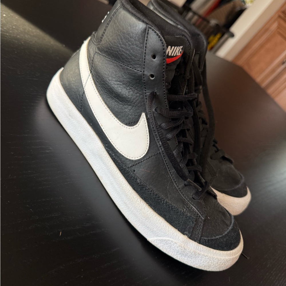 Nike Blazer Black and White Men's - Boy’s- Unisex size 7 high top Sneakers - Picture 6 of 6